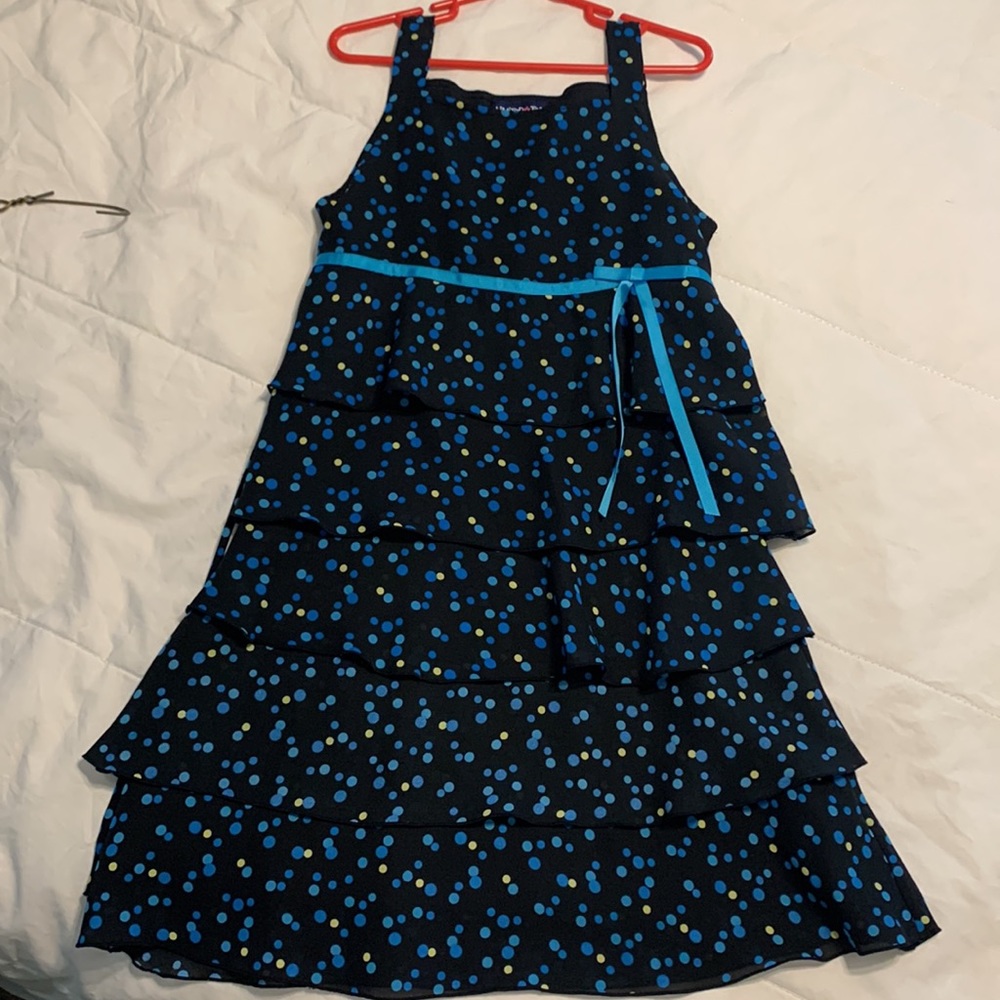 Very very cute girls dress by Limited too. Barely worn maybe twice